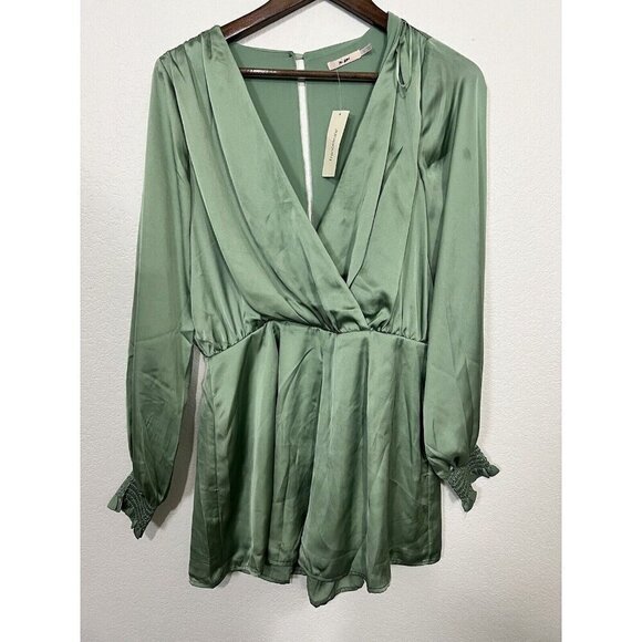 NWT Francesca’s Green Romper Pockets Mint Size Large - Picture 1 of 10